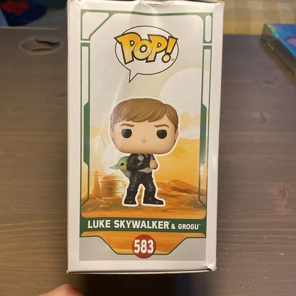 Funko Pop! #583 Disney Star Wars Luke Skywalker with Grogu​ - Picture 3 of 5